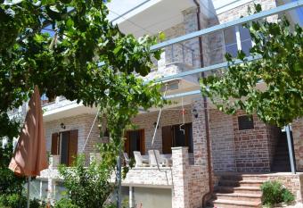 Orfeu Apartments has Balcony rooms