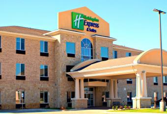 Holiday Inn Express & Suites Bonham By IHG allows 18 year olds to book a room