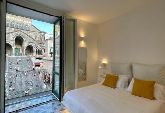 Terrazza Duomo has Balcony rooms