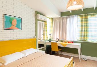 Artistic Tirana Blloku allows 18 year olds to book a room