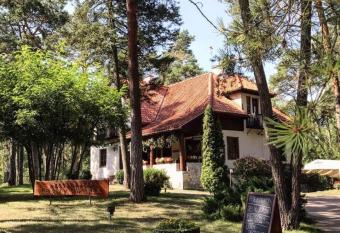 Le  ny Dworek has Balcony rooms