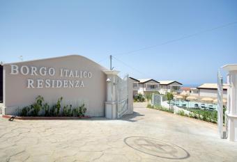Residenza Borgo Italico has Balcony rooms
