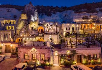 Artemis Cave Suites & Spa- Adults Only allows 18 year olds to book a room