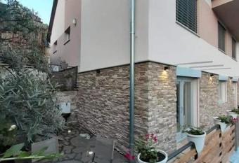 Apartment Ad  la has Balcony rooms