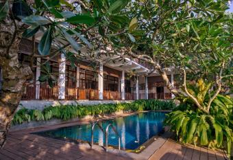 The Postcard Galle allows 18 year olds to book a room