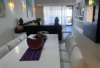 Aldea Thai By OceanFront has rooms with a private hot tub