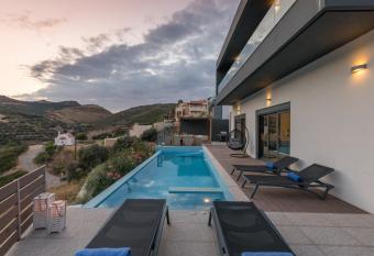 Villa Elli has Balcony rooms