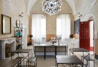 Casa Galateo 20 has Balcony rooms