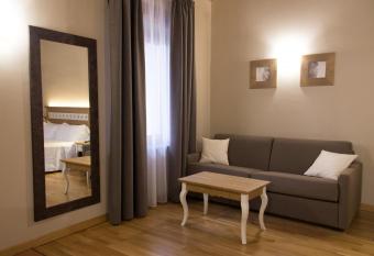 Hotel Sesmones allows 18 year olds to book a room