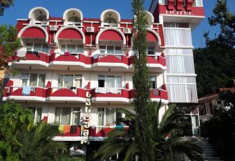 Hotel Eva has Balcony rooms