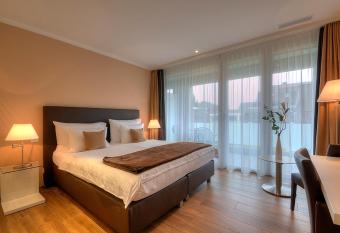 Sch  tzen Steffisburg allows 18 year olds to book a room