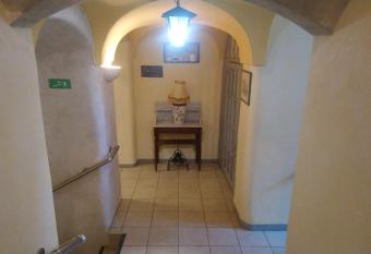 H  tel du Palais allows 18 year olds to book a room