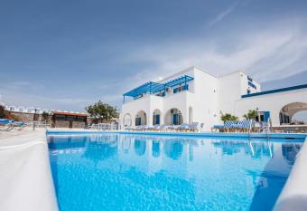 Hotel Olympia has Balcony rooms