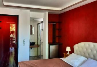 Villa Park Luxury Rooms allows 18 year olds to book a room