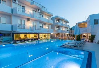 Castello Bianco Aparthotel has Balcony rooms