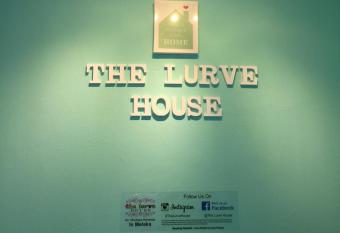 The Lurve House has Balcony rooms