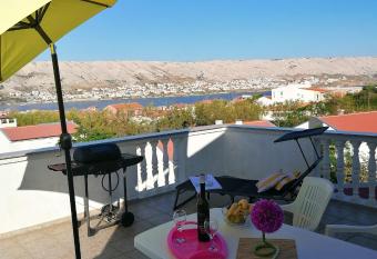 Apartments Dario has Balcony rooms