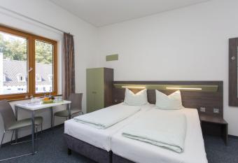 Jugendherberge Aachen allows 18 year olds to book a room