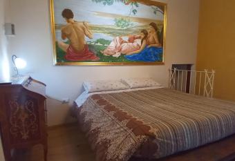 Antico Casale dei Sogni agriturismo has rooms with a private hot tub