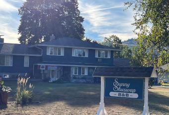 Sunny Shuswap B&B has Balcony rooms