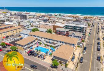 Sea Garden Motel allows 18 year olds to book a room