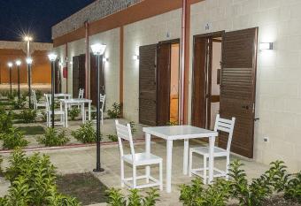 Agriturismo Tenuta Don Giovanni has rooms with a private hot tub