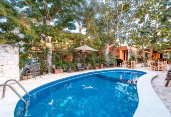 El Zagu  n Colonial by GuruHotel has Balcony rooms