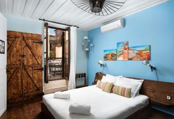 Favela Living Space allows 18 year olds to book a room