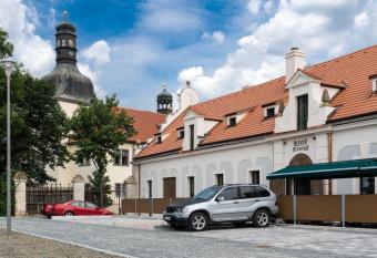 Oliv  v Pivovar allows 18 year olds to book a room