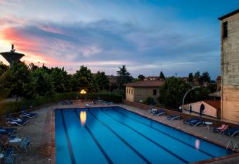 Albergo Di Murlo has Balcony rooms