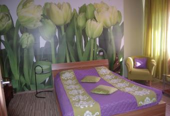 Kate Sea Apartment allows 18 year olds to book a room