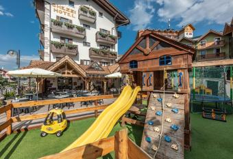 Hotel Ghezzi has Balcony rooms