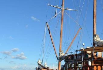 Almini2 Apartments has Smoking/Balcony rooms