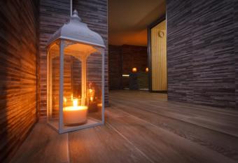 Hotel Eth Solan & SPA allows 18 year olds to book a room