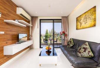 The Lago Apartments by TropicLook has Balcony rooms