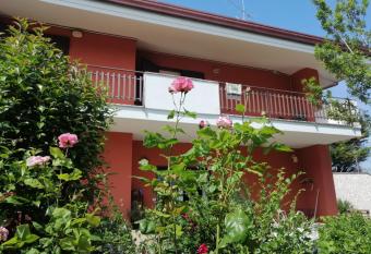 Villa Montemma has Balcony rooms
