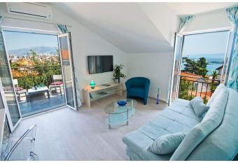 Apartment Splendid Marjan has Balcony rooms