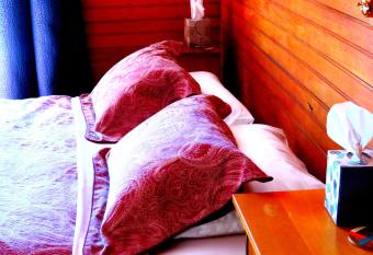 Shady Rest Bed & Breakfast has rooms with a private hot tub