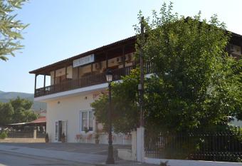 Pension Vergina allows 18 year olds to book a room