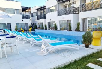 Bunga Bunga Resort Mamaia Nord has Balcony rooms
