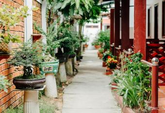 Ngoc Qui Bungalow has Balcony rooms