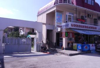 Guest House Roman/Gonio has Smoking/Balcony rooms