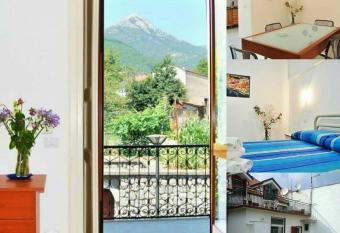 La Quiete degli Dei has Balcony rooms