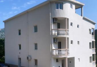 Villa Djekovic has Balcony rooms