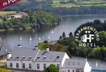 Hotel Ferramenteiro de Portomarin has Balcony rooms