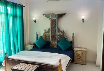 Little Ganesha Inn has Balcony rooms