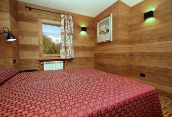 Champoluc Apartment has Balcony rooms