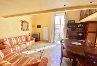 Casa Umberto I has Balcony rooms