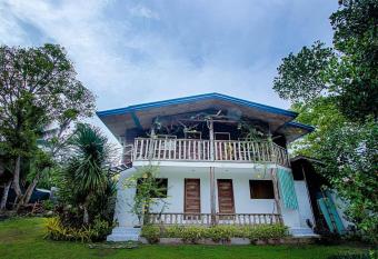 La Vida Hostel has Balcony rooms