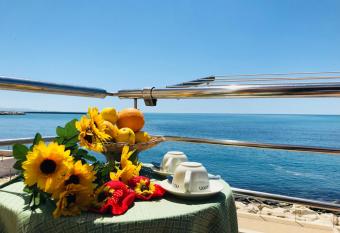 Casa Corallo has Balcony rooms